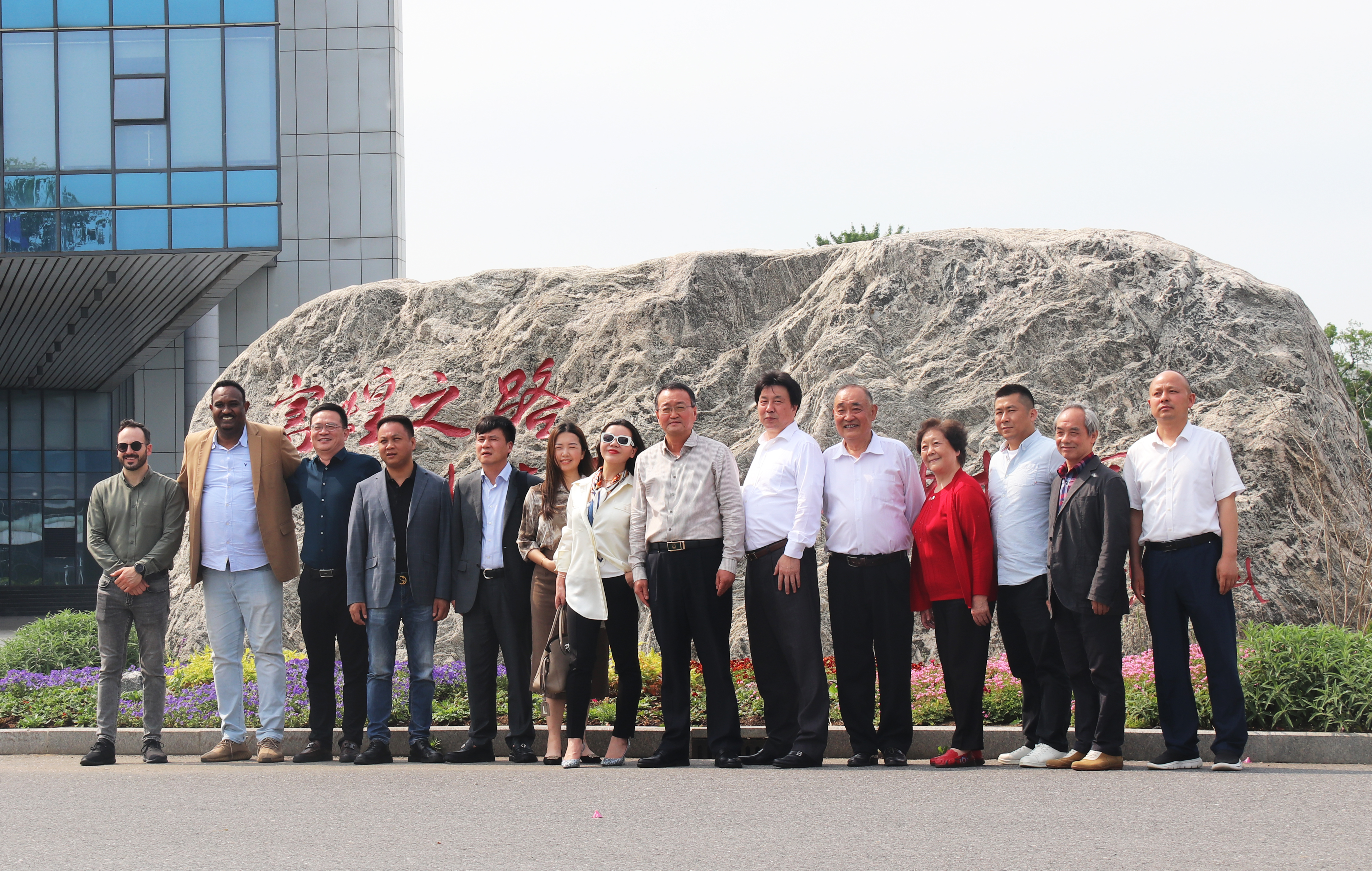 �۷���ʹ���-��Ӫ��ȫ,����һ·�ɳ�