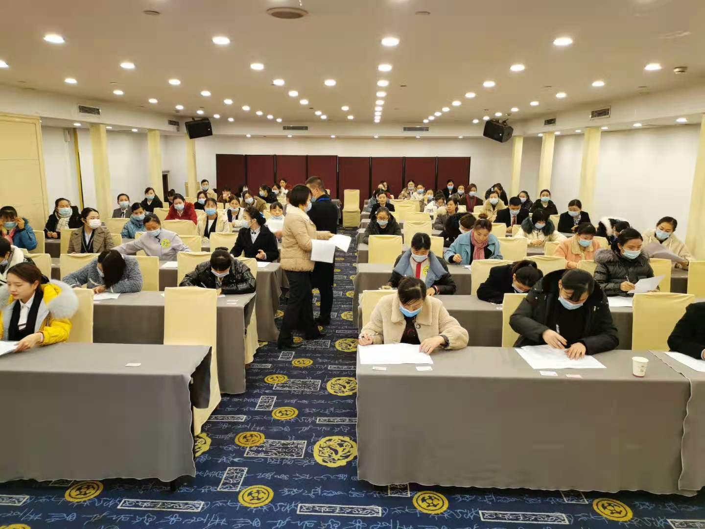 �۷���ʹ���-��Ӫ��ȫ,����һ·�ɳ�