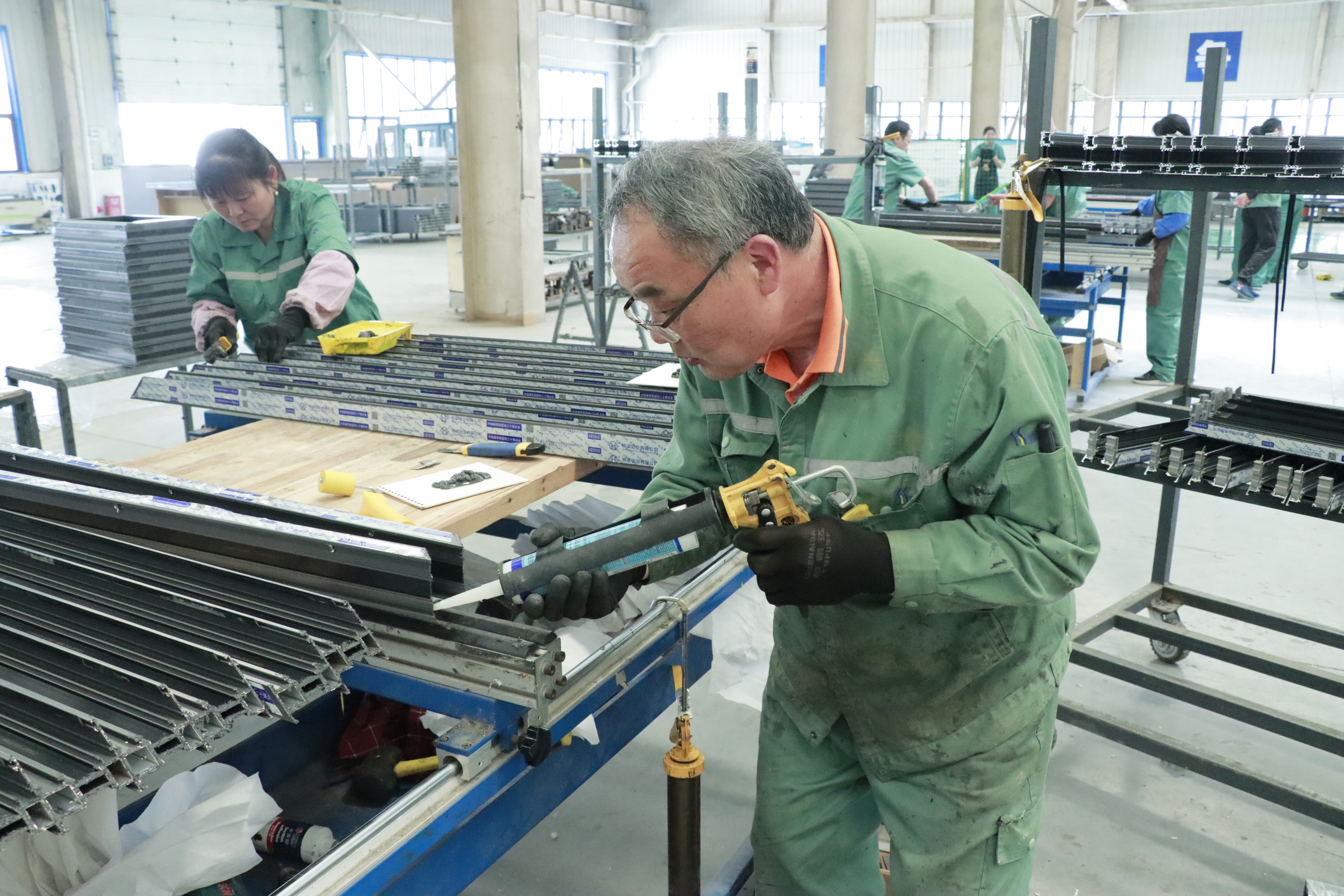 �۷���ʹ���-��Ӫ��ȫ,����һ·�ɳ�