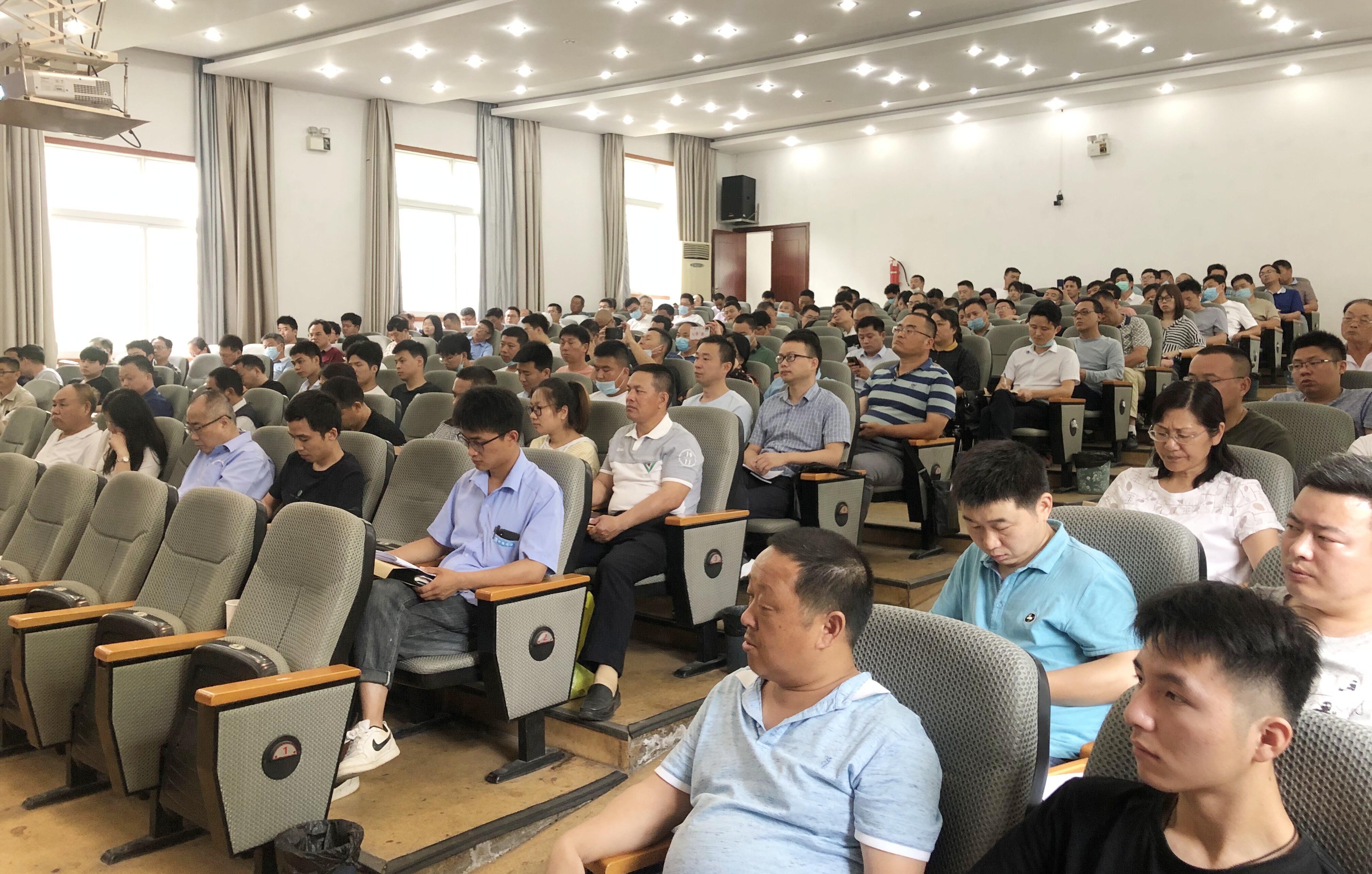 061303 巅峰国际官网-钻营健全,你我一路成长