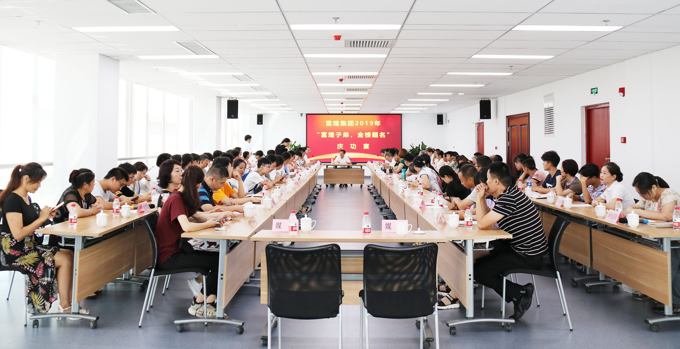 �۷���ʹ���-��Ӫ��ȫ,����һ·�ɳ�