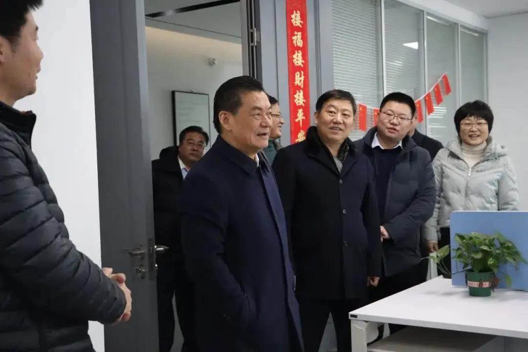 �۷���ʹ���-��Ӫ��ȫ,����һ·�ɳ�