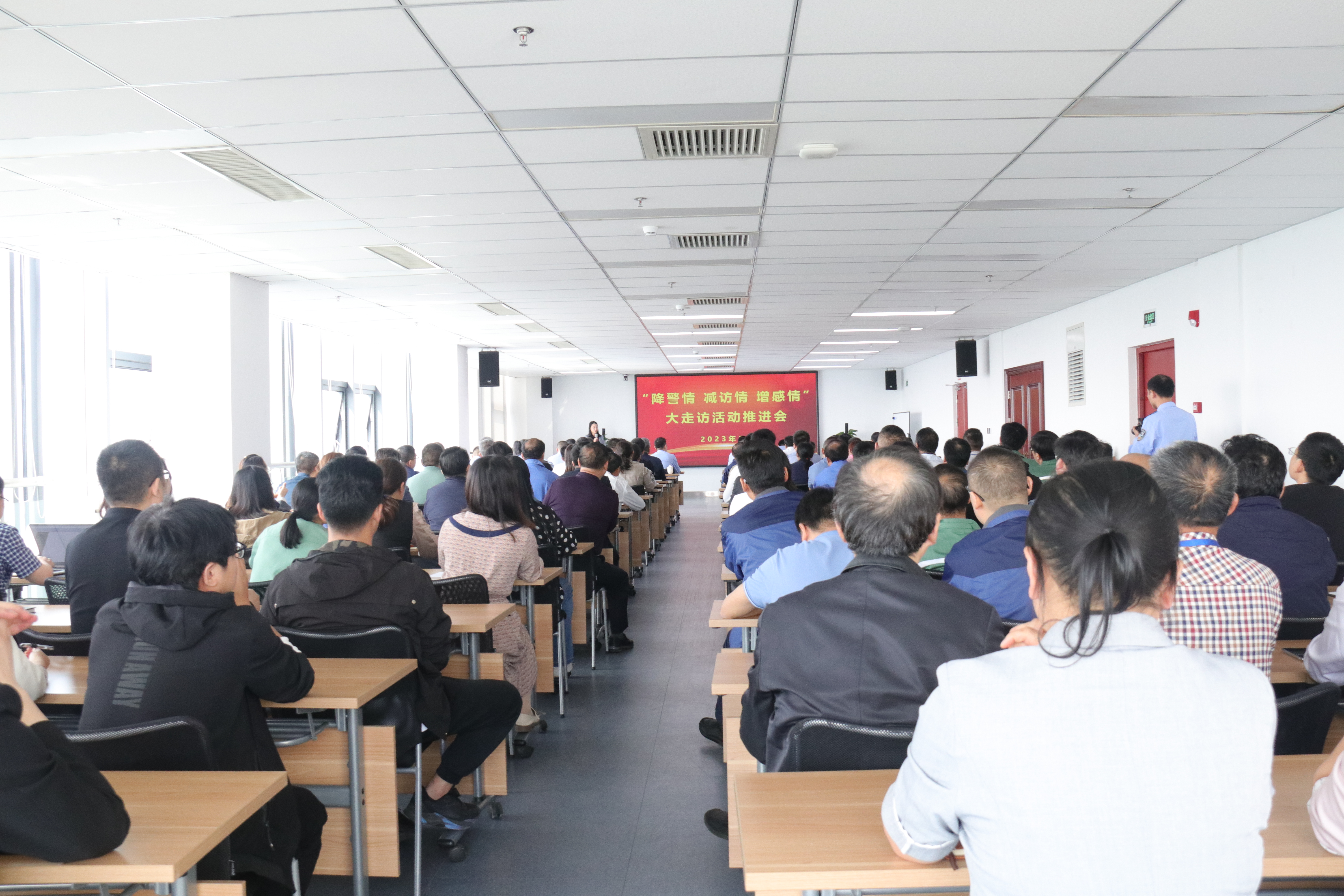 �۷���ʹ���-��Ӫ��ȫ,����һ·�ɳ�